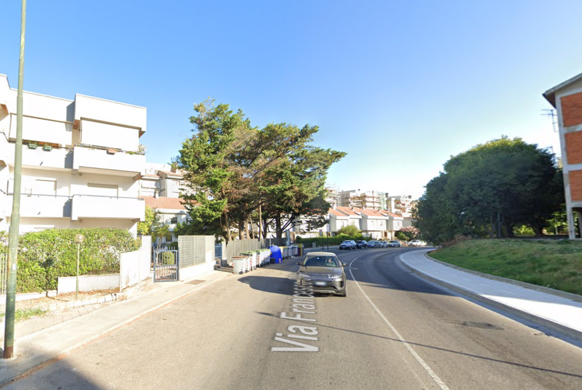 Appartamento in Sassari in Via Cilea n.55 – piano 1° Foglio 70 mappale 286 sub. 20. Autorimessa in Sassari in Via Cilea n.53 – piano T° Foglio 70 mappale 286 sub. 4