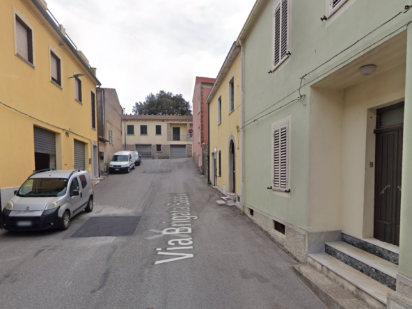 Fabbricato ad uso civile abitazione con annesso garage ubicato in Buddusò (SS) - via Brigata Sassari